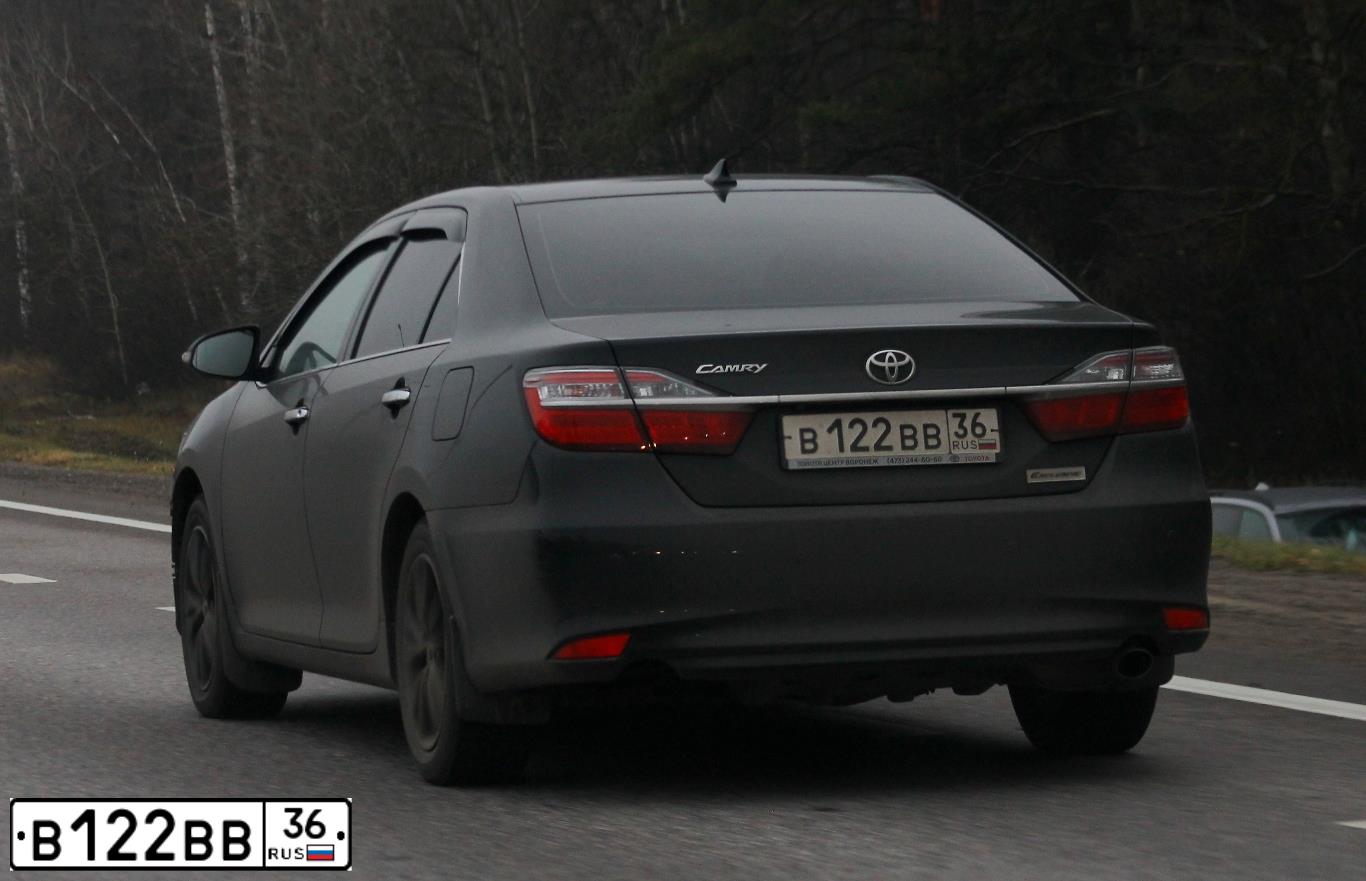 Фото автомобиля TOYOTA CAMRY, 2016 — госномер В122ВВ36. Цвет: БЕЛЫЙ ПЕРЛАМУТР