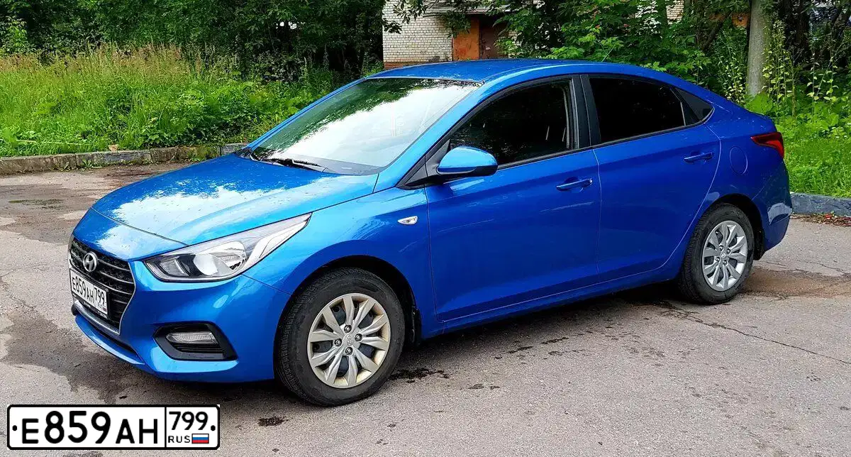 Фото автомобиля HYUNDAI SOLARIS, 2017 — госномер О552УТ68. Цвет: синий