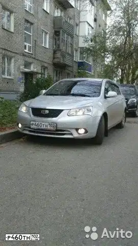 Фото автомобиля GEELY EMGRAND, 2013 — госномер Р863НО11. Цвет: СЕРЕБРО