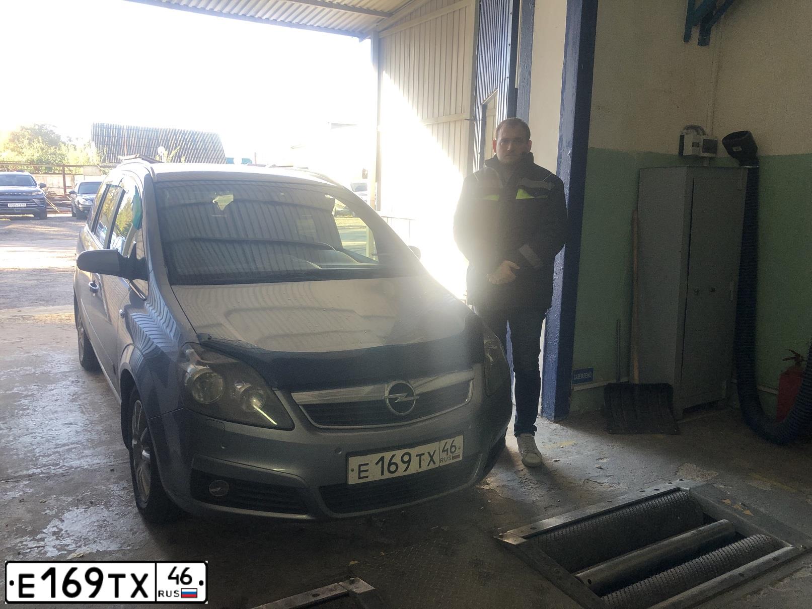 Фото автомобиля OPEL ZAFIRA, 2007 — госномер Р188ОТ46. Цвет: СЕРЫЙ