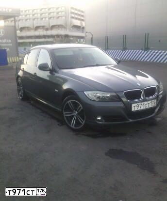 Фото автомобиля BMW 318, 2009 — госномер К310ТУ18. Цвет: СЕРЫЙ МЕТАЛЛИК