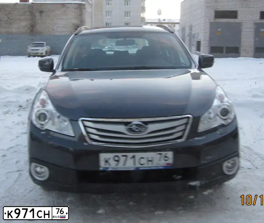 Фото автомобиля SUBARU OUTBACK, 2012 — госномер Т141СО76. Цвет: СЕРЫЙ