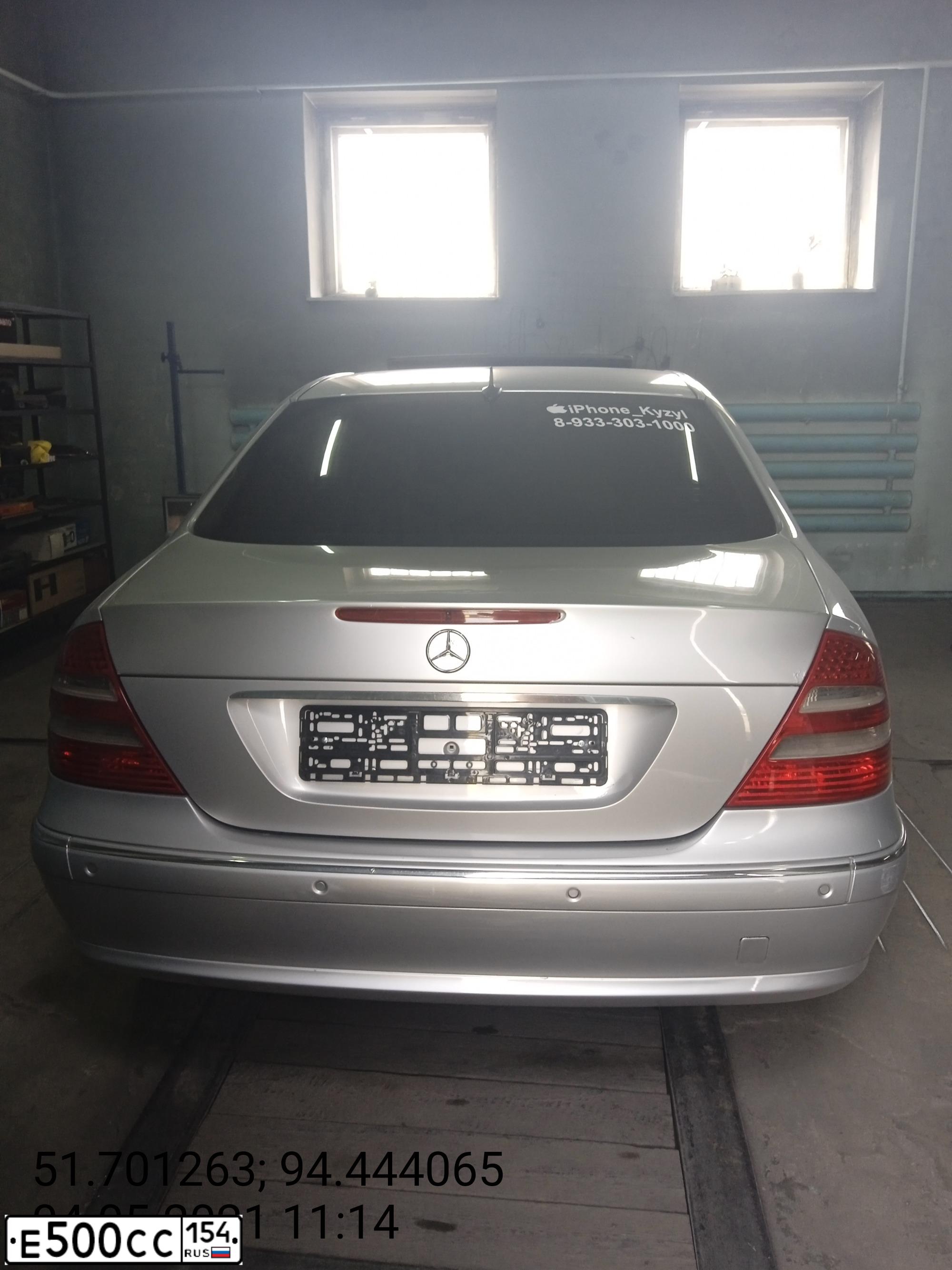 Фото автомобиля MERCEDES E-KLASSE, 2002 — госномер Е500СС154. Цвет: СЕРЕБРИСТЫЙ