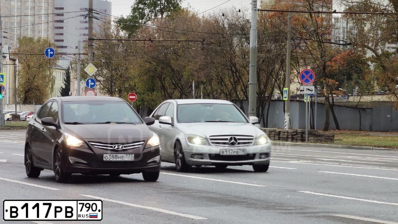 Фото автомобиля MERCEDES C-KLASSE, 2007 — госномер В117РВ790. Цвет: Серебристый