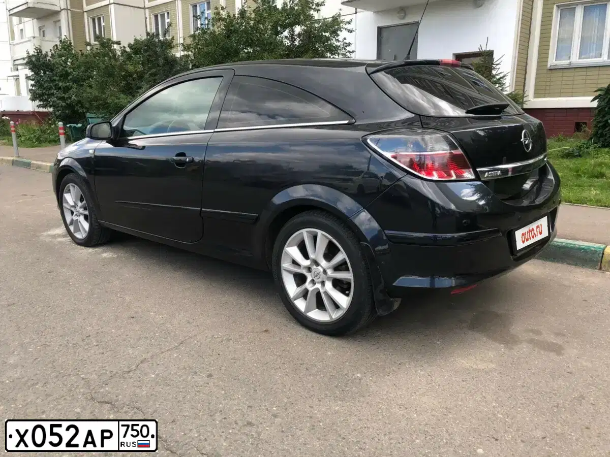 Фото автомобиля OPEL ASTRA, 2008 — госномер О552СУ799. Цвет: ЧЕРНЫЙ