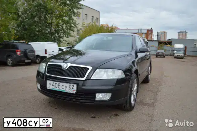 Фото автомобиля SKODA OCTAVIA, 2005 — госномер У923ВЕ180. Цвет: ЧЕРНЫЙ
