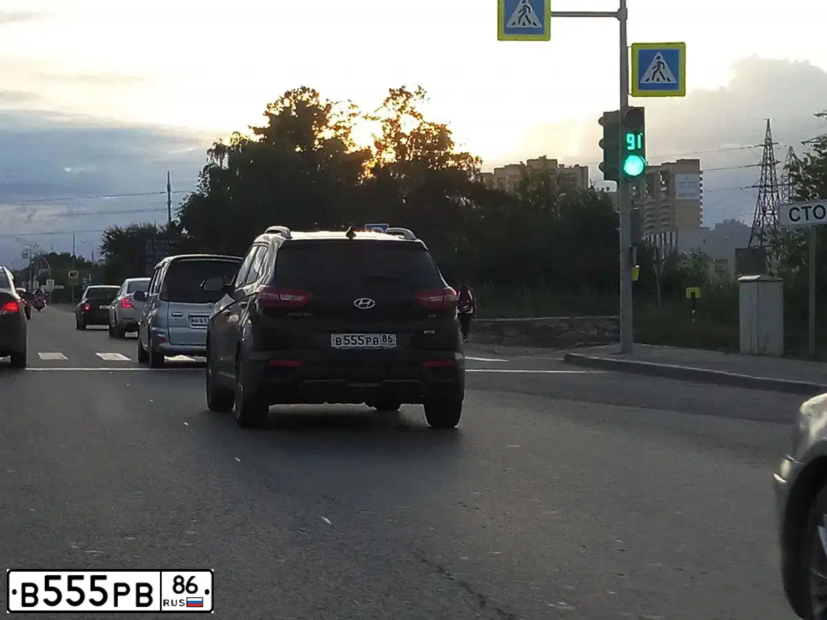Фото автомобиля HYUNDAI CRETA, 2017 — госномер В555РВ86. Цвет: ЧЕРНЫЙ