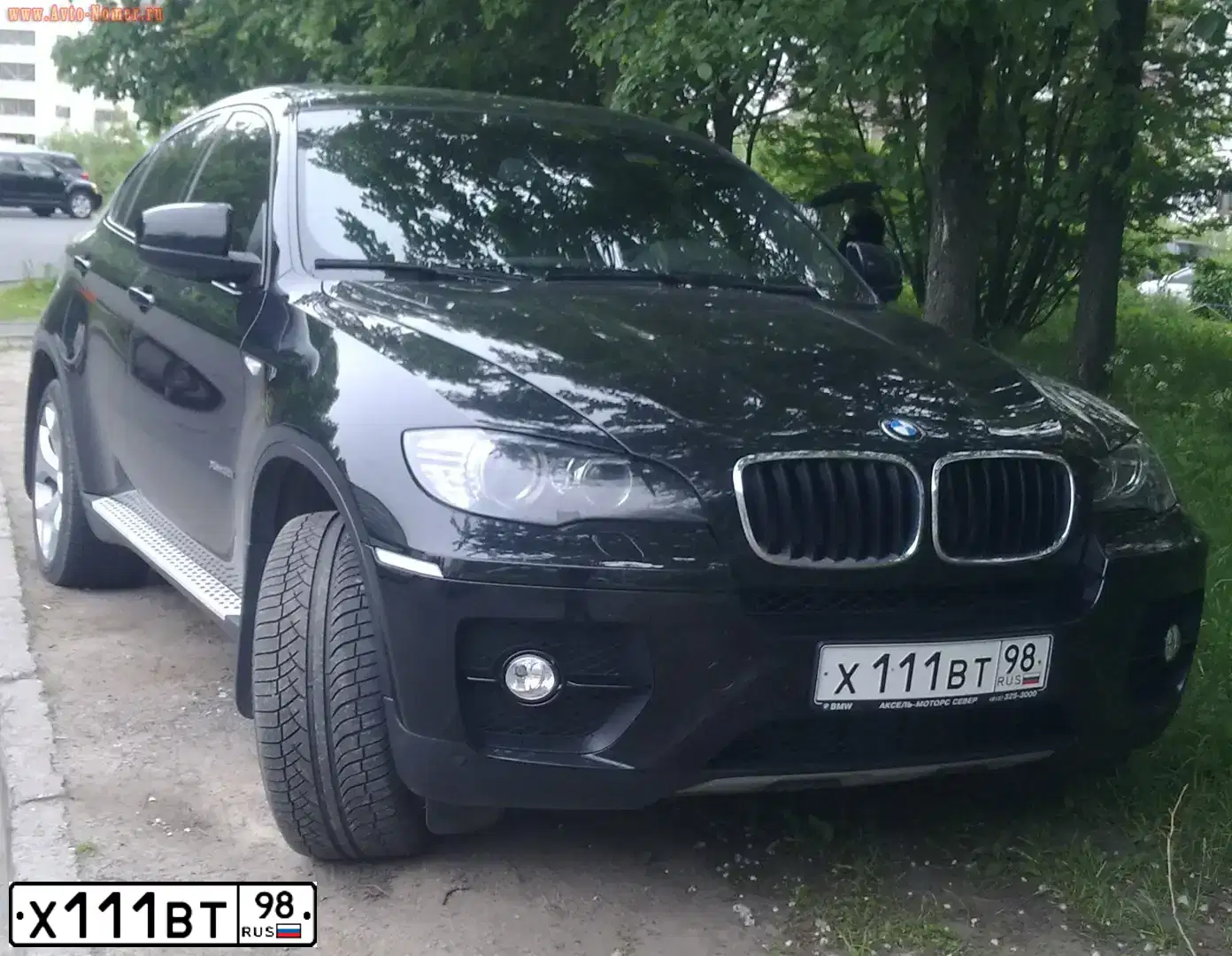 Фото автомобиля BMW X6, 2008 — госномер Х111ВТ98. Цвет: ЧЕРНЫЙ