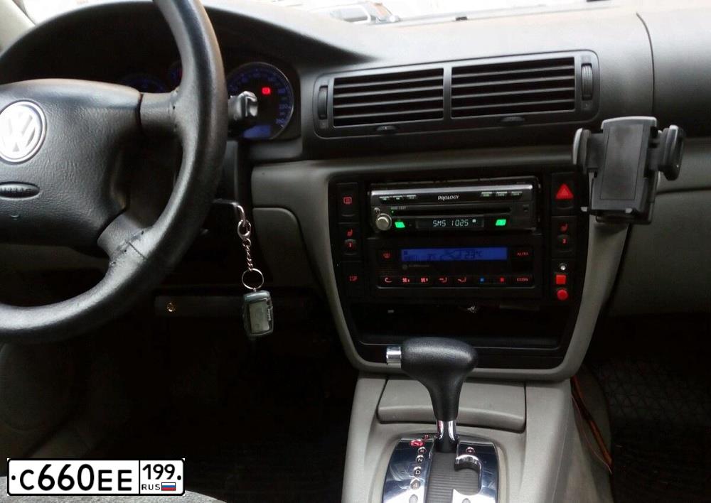Фото автомобиля PEUGEOT 3008, 2011 — госномер С811ОУ198. Цвет: Белый