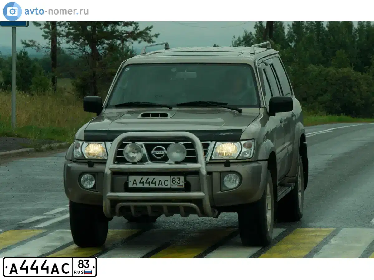 Фото автомобиля NISSAN PATROL, 2003 — госномер А676ММ83. Цвет: ЗОЛОТИСТЫЙ