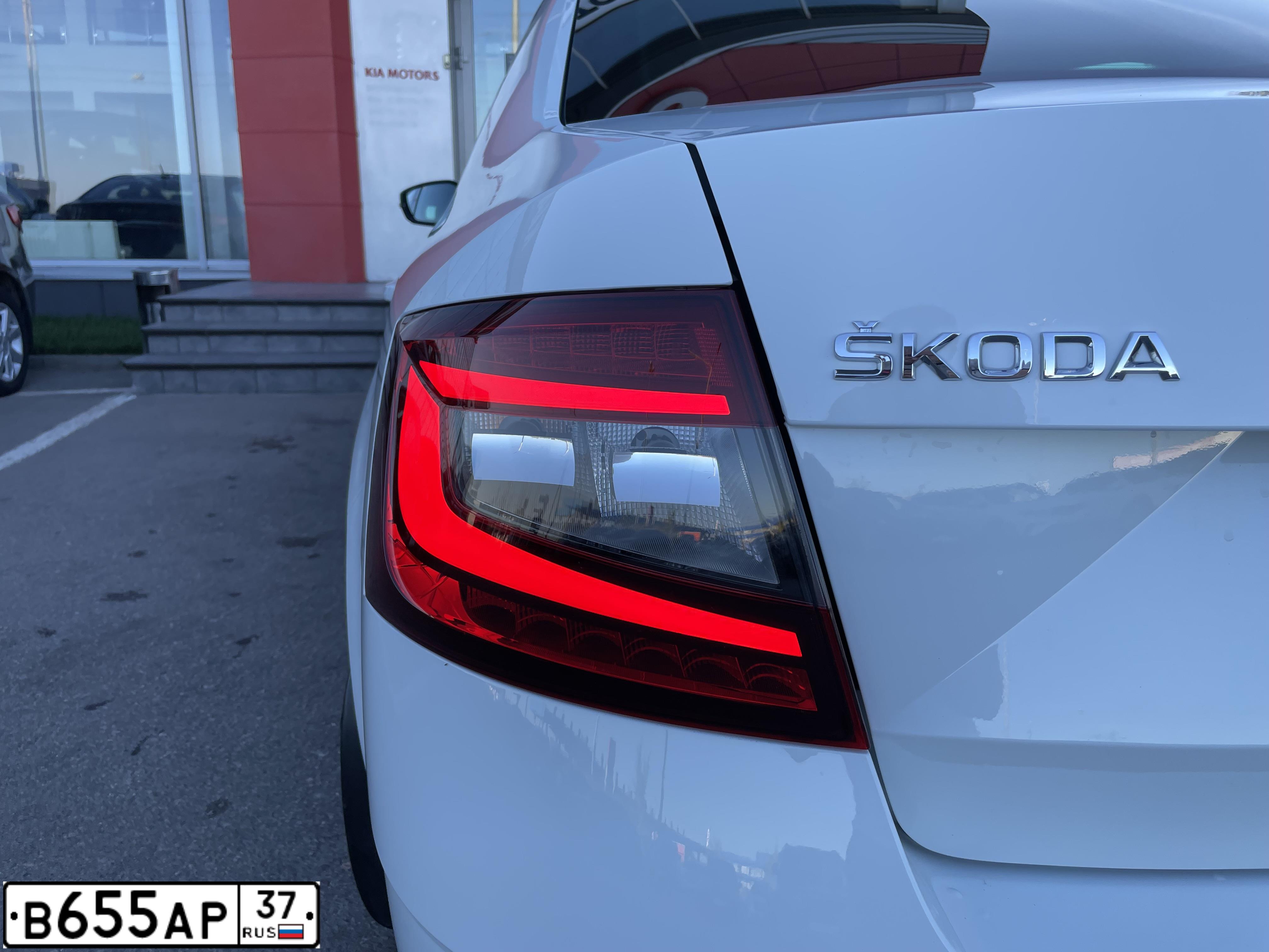 Фото автомобиля SKODA OCTAVIA, 2019 — госномер К197ОМ53. Цвет: Белый