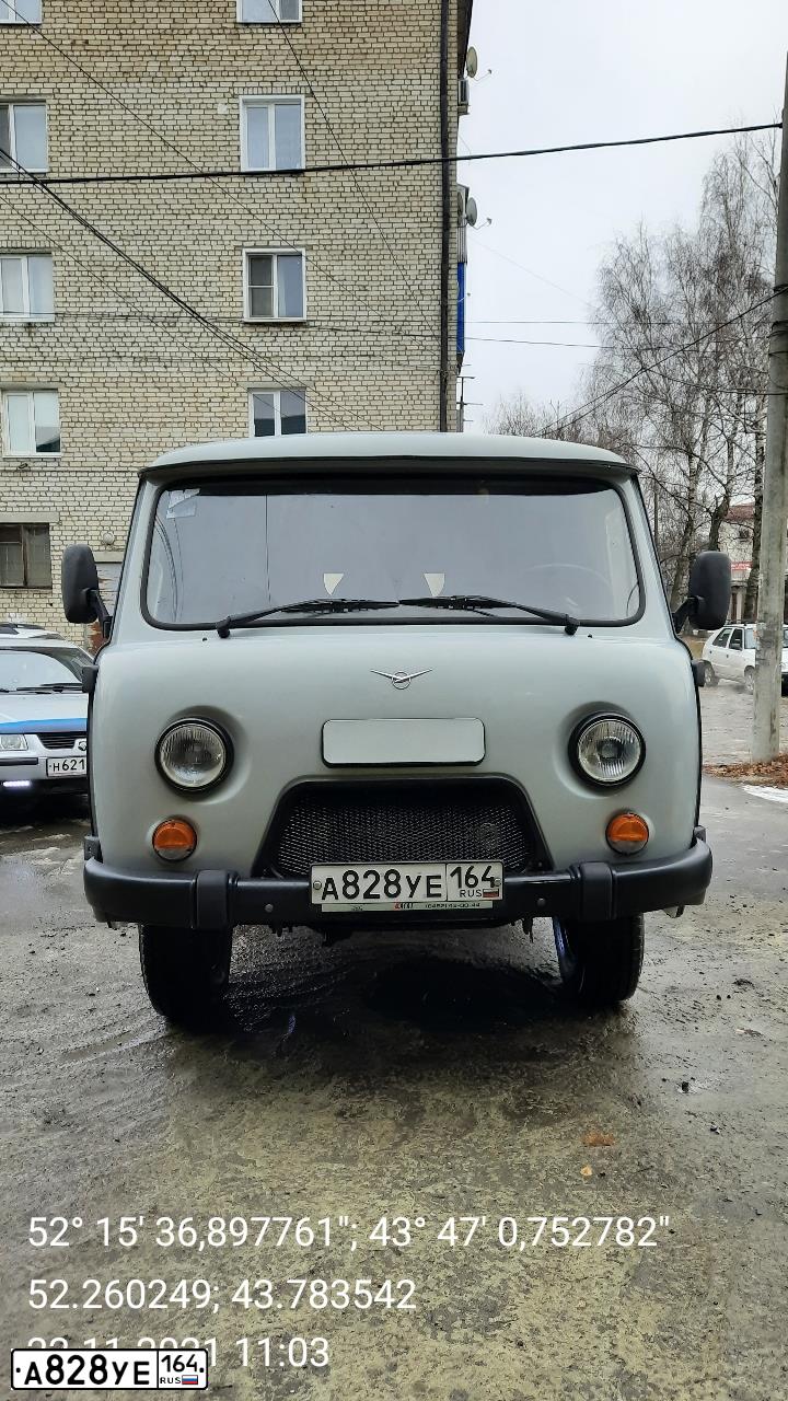 Фото автомобиля UAZ 3741, 2016 — госномер А828УЕ164. Цвет: СВЕТЛ СЕР НЕМЕТАЛЛИК