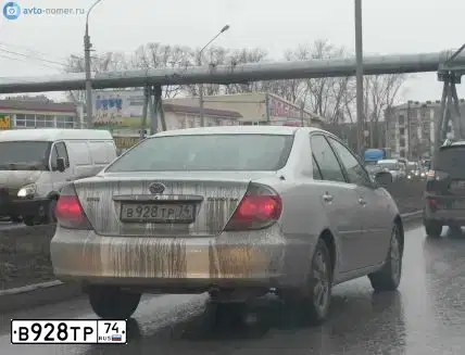 Фото автомобиля TOYOTA CAMRY, 2004 — госномер В928ТР74. Цвет: СЕРЕБРИСТЫЙ