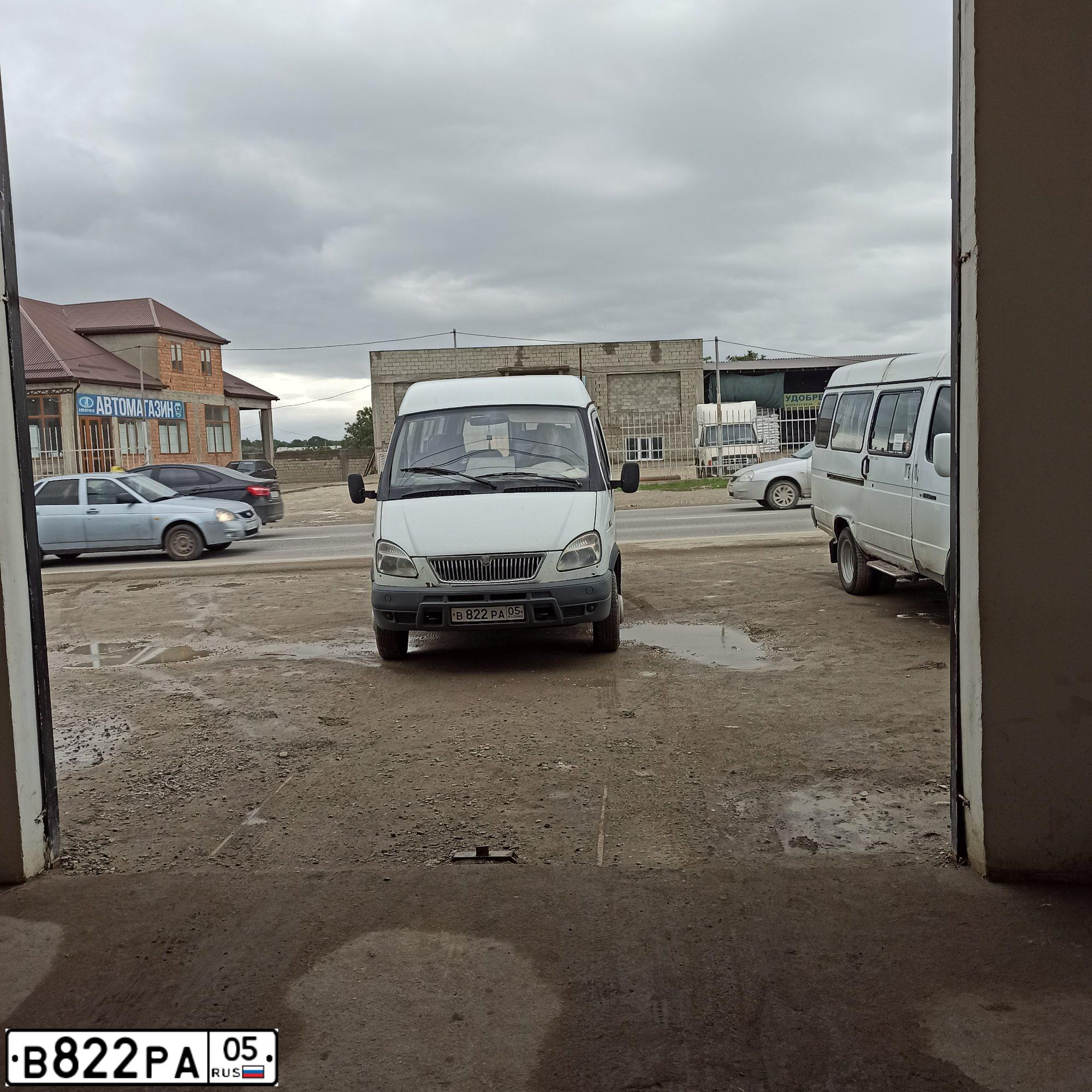 Фото автомобиля GAZ Z 3221 GAZEL, 2004 — госномер В822РА05. Цвет: СЕРЕБРИСТЫЙ