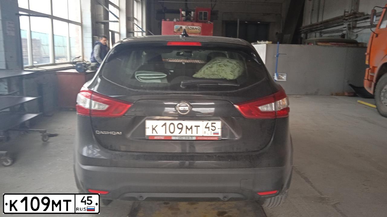 Фото автомобиля NISSAN QASHQAI, 2017 — госномер К109МТ45. Цвет: ЧЕРНЫЙ