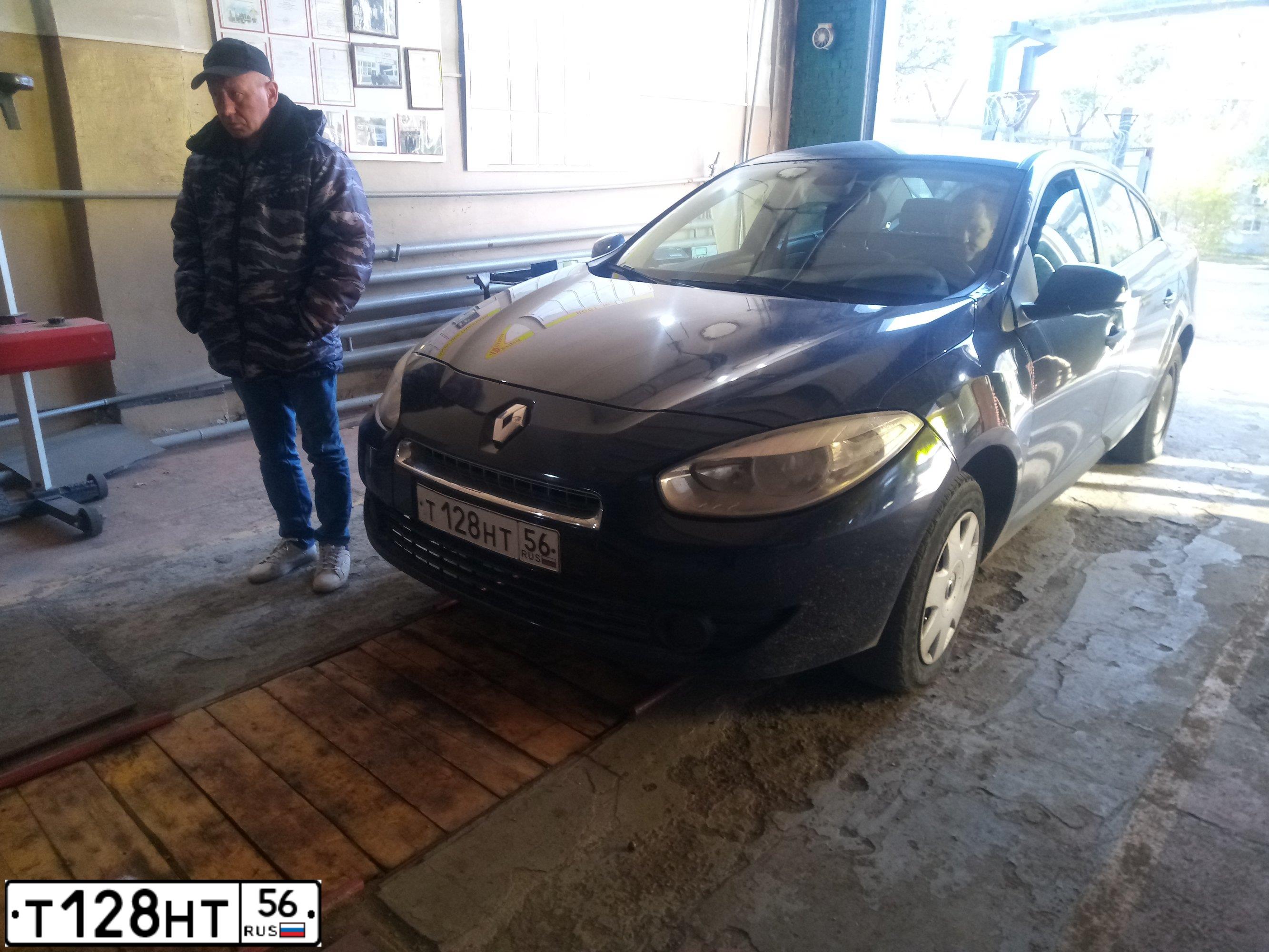 Фото автомобиля RENAULT FLUENCE, 2012 — госномер Т128НТ56