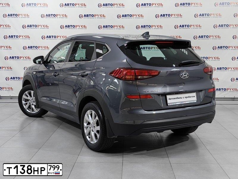 Фото автомобиля HYUNDAI TUCSON, 2019 — госномер Т138НР799. Цвет: Серый