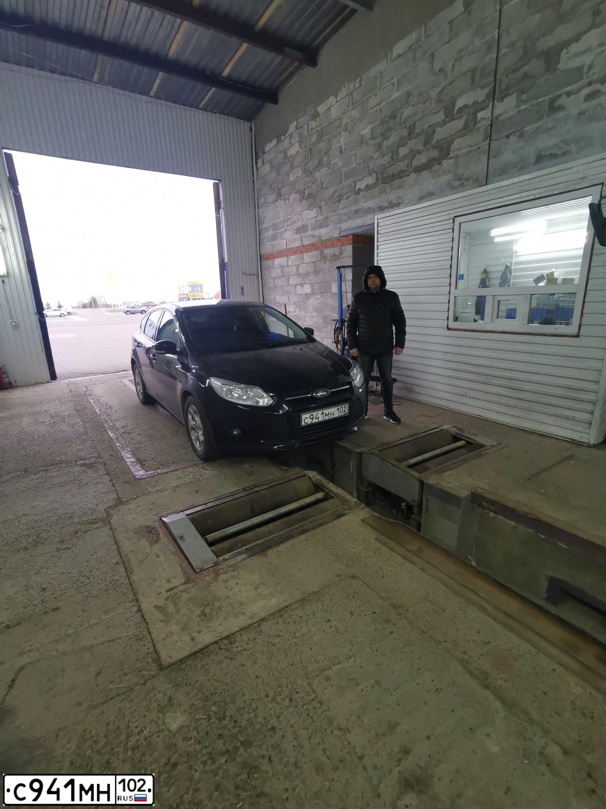 Фото автомобиля FORD FOCUS, 2015 — госномер С941МН102. Цвет: ЧЕРНЫЙ