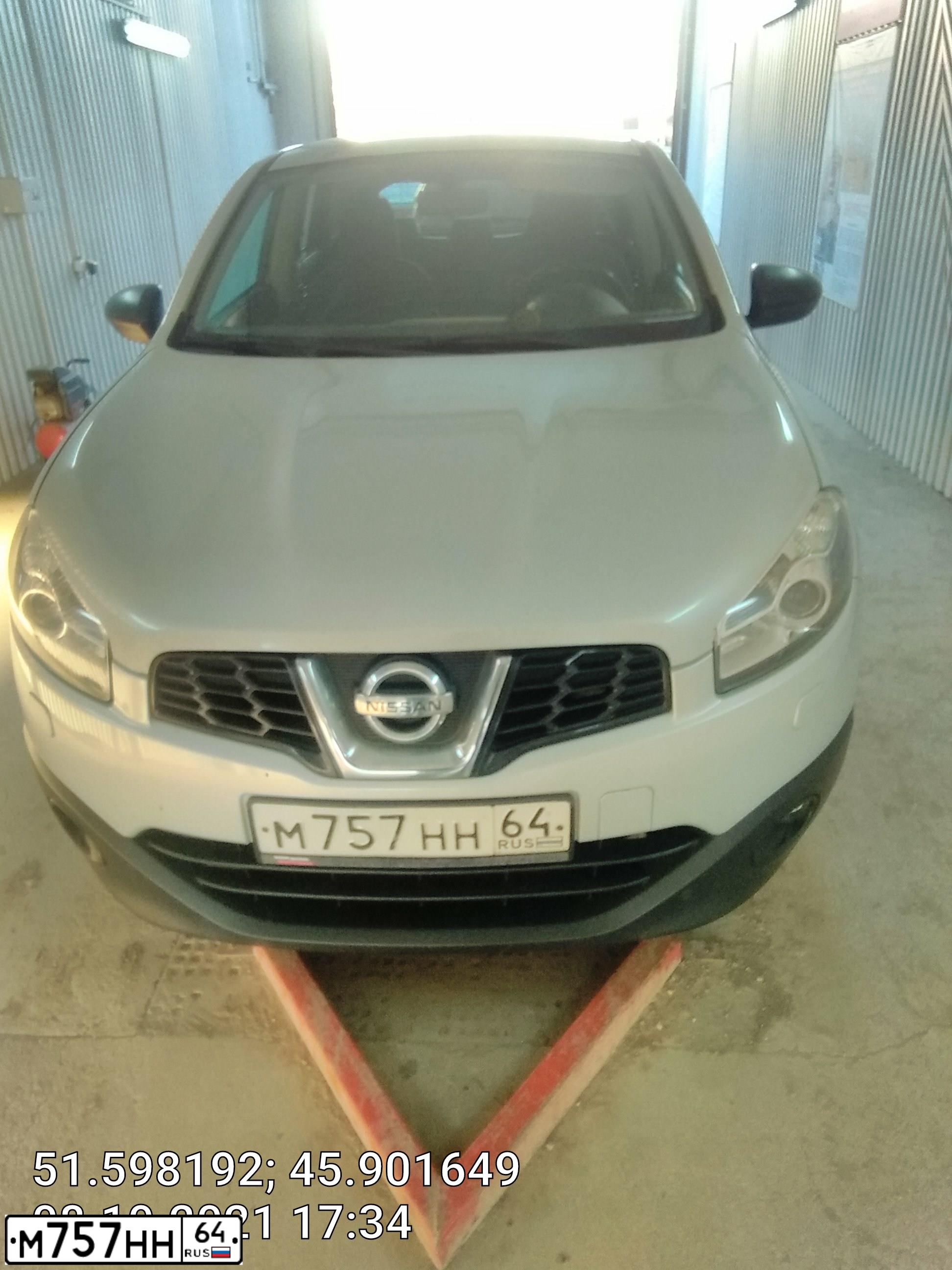 Фото автомобиля NISSAN QASHQAI, 2011 — госномер М757НН64. Цвет: СЕРЫЙ
