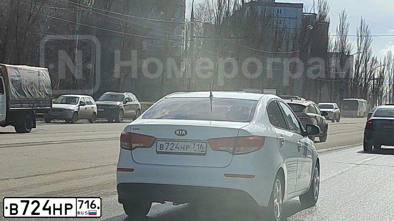 Фото автомобиля KIA RIO, 2016 — госномер Н243СХ73. Цвет: Белый