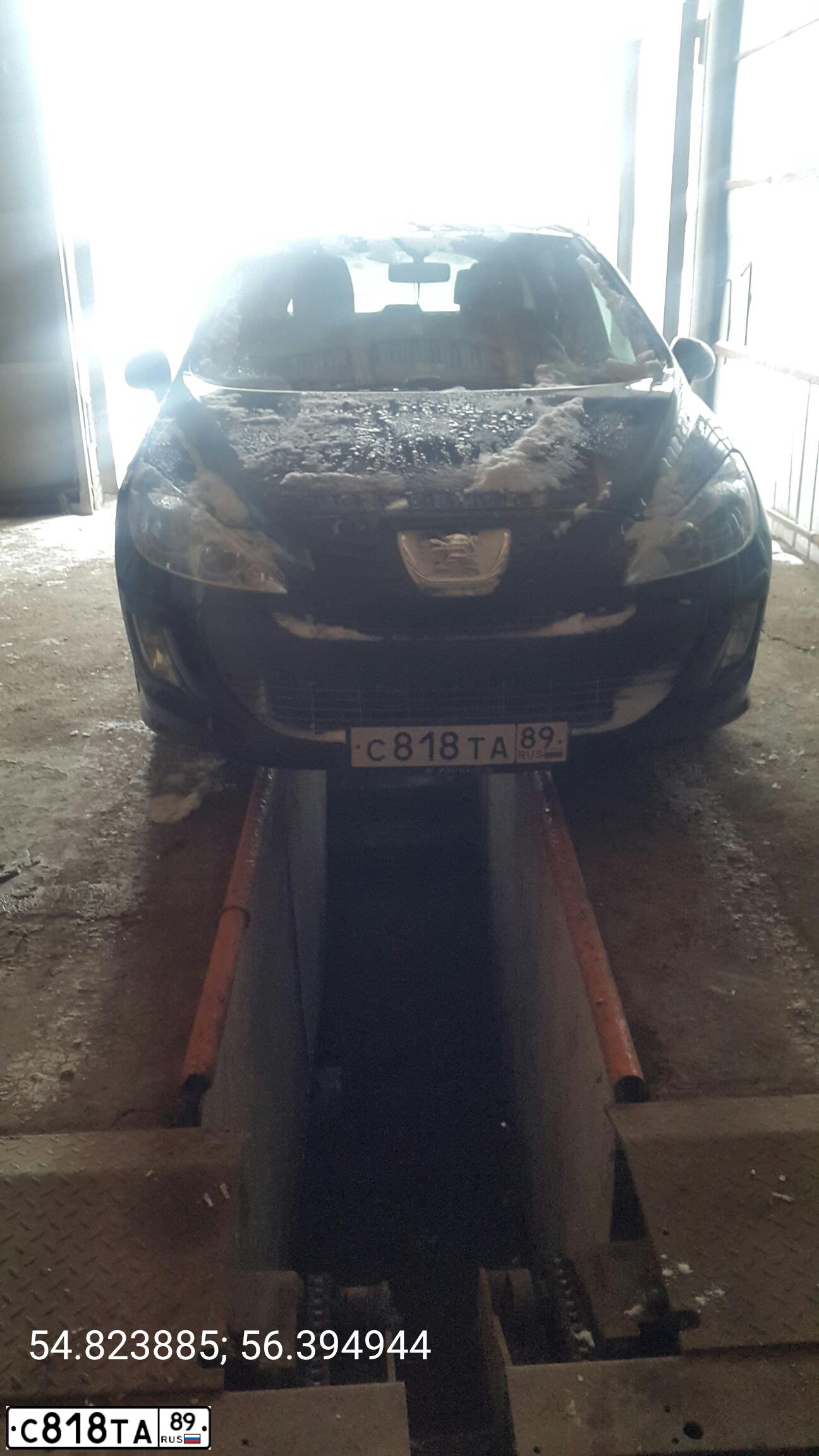Фото автомобиля PEUGEOT 308, 2010 — госномер Т308СН18. Цвет: синий