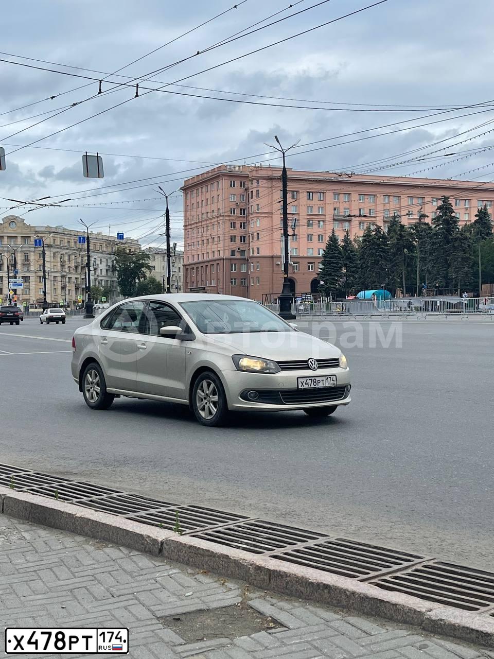 Фото автомобиля VOLKSWAGEN POLO, 2012 — госномер Х478РТ174. Цвет: СЕРЕБРИСТО-ЖЕЛТЫЙ