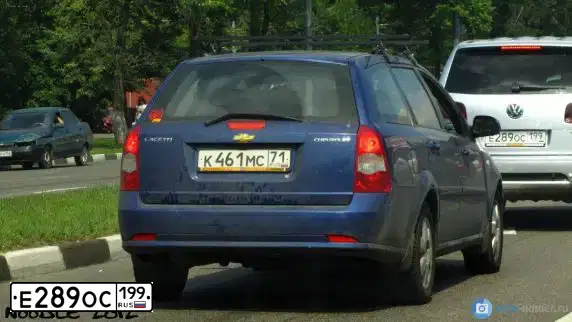 Фото автомобиля VOLKSWAGEN TOUAREG, 2008 — госномер Е289ОС199. Цвет: СЕРЕБРИСТЫЙ