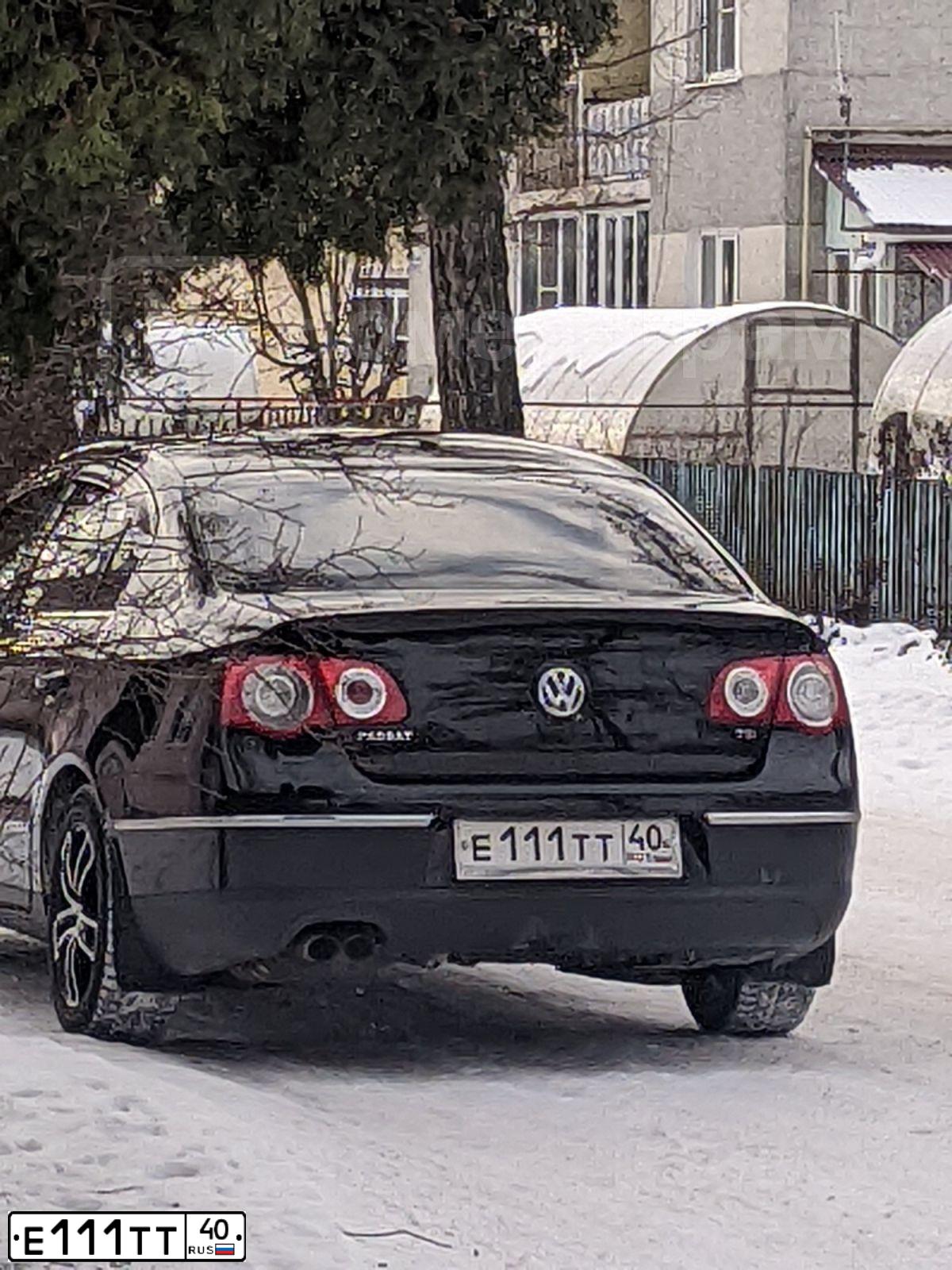 Фото автомобиля LADA 2112, 2007 — госномер Е111ТТ40