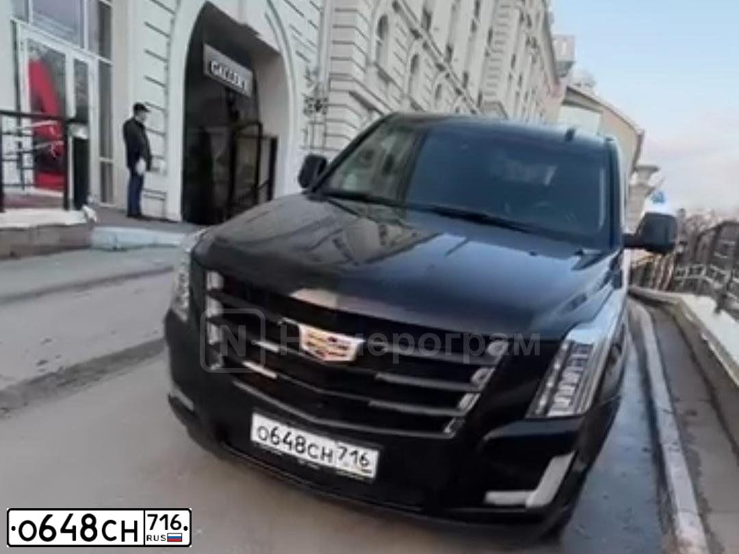 Фото автомобиля CADILLAC ESCALADE, 2016 — госномер О648СН716. Цвет: ЧЕРНЫЙ