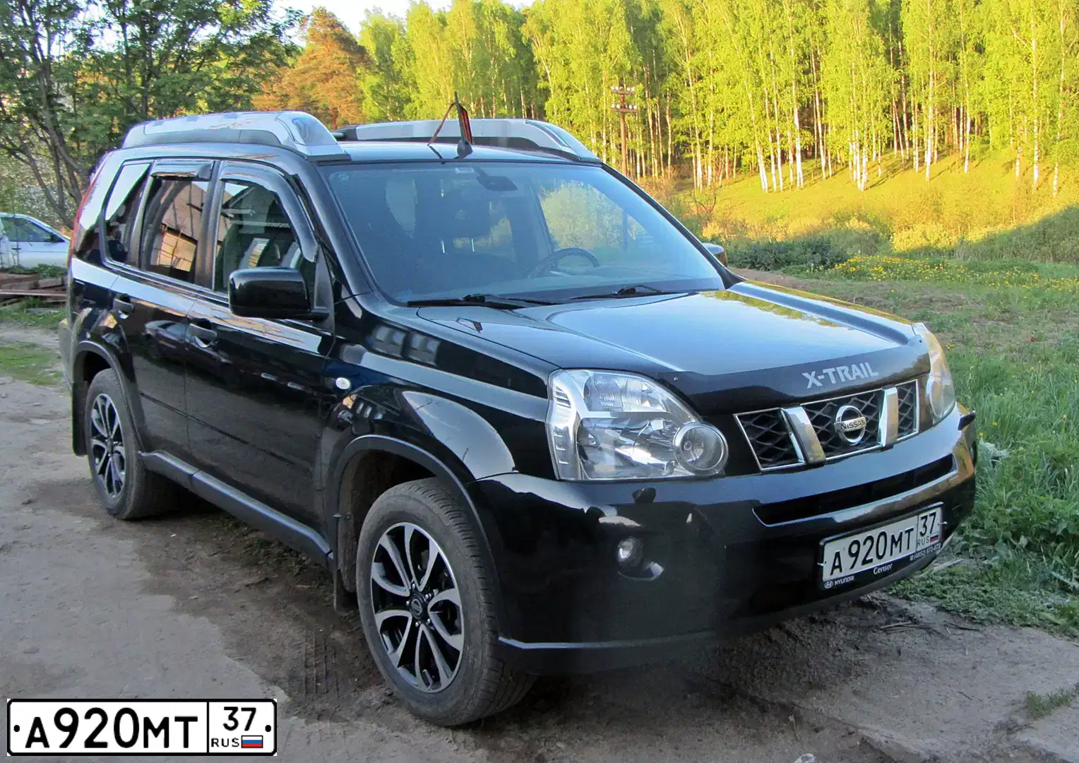 Фото автомобиля NISSAN X-TRAIL, 2008 — госномер А920МТ37. Цвет: ЧЕРНЫЙ
