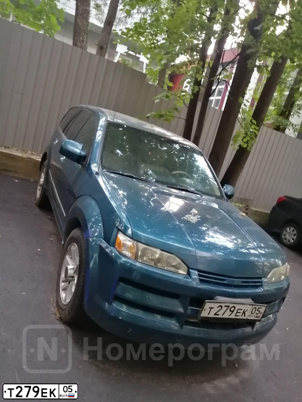 Фото автомобиля ISUZU AXIOM, 2001 — госномер С089РР150. Цвет: синий