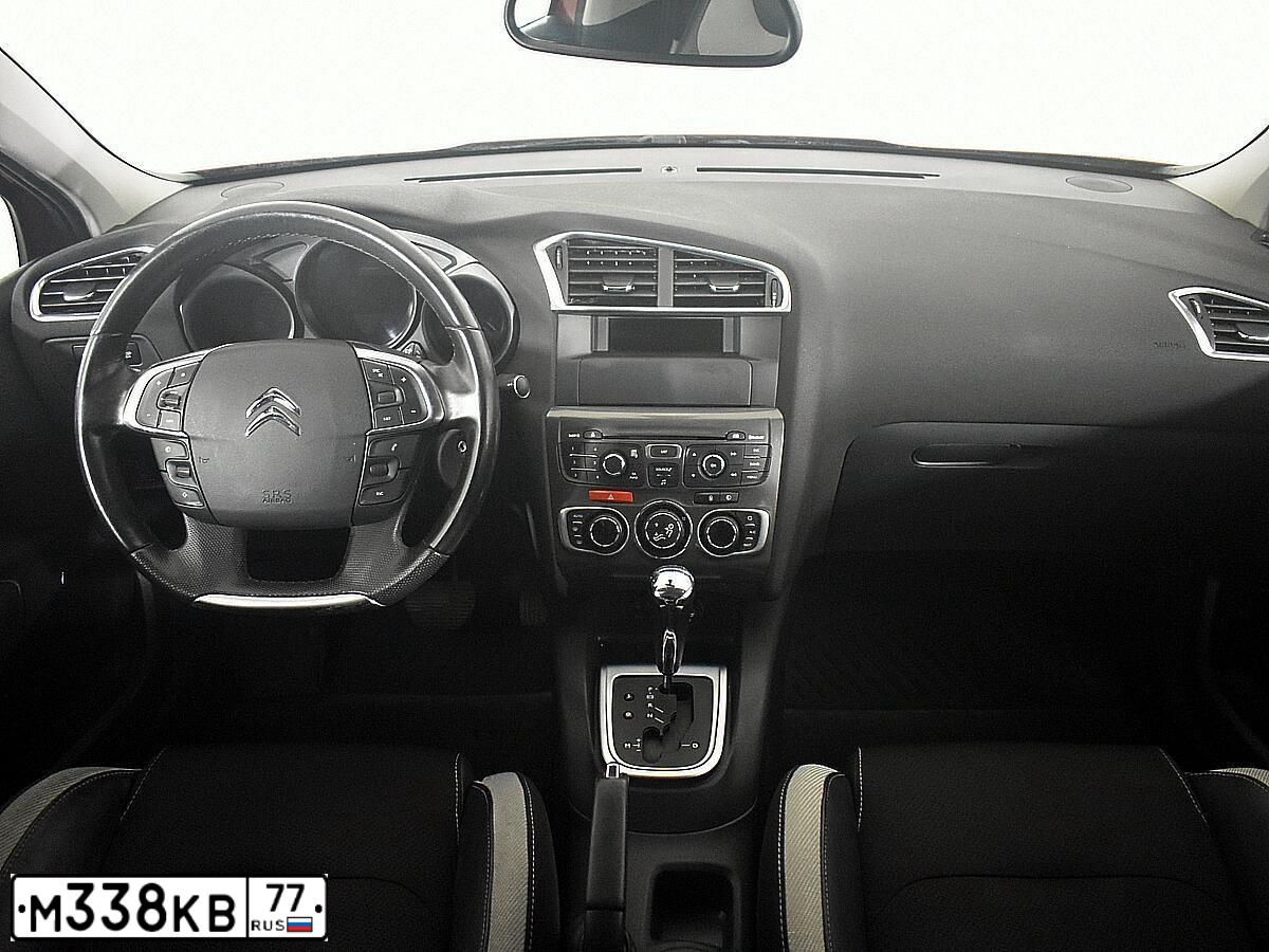 Фото автомобиля CITROEN C4, 2012 — госномер М480ЕН198. Цвет: Красный