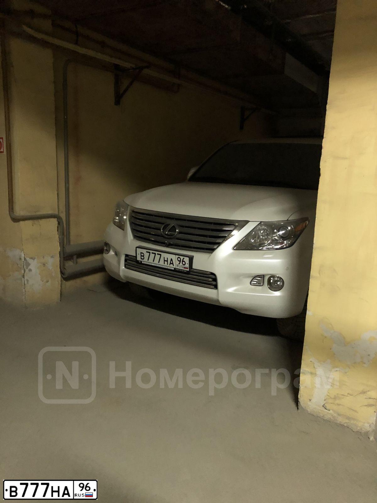 Фото автомобиля LEXUS LX, 2010 — госномер В777НА96. Цвет: БЕЛЫЙ