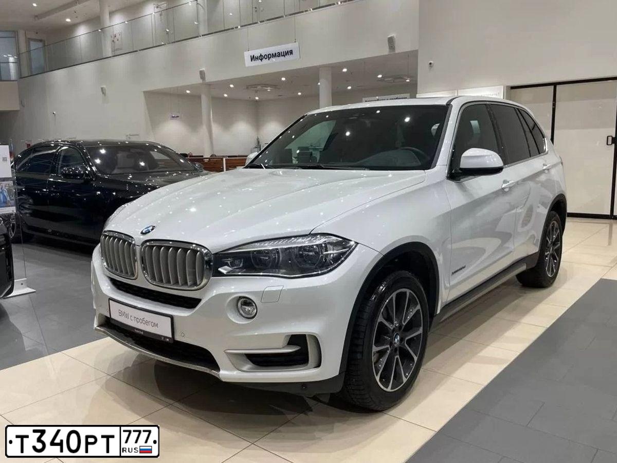 Фото автомобиля BMW X5, 2017 — госномер Р281ТЕ790. Цвет: БЕЛЫЙ МЕТАЛЛИК