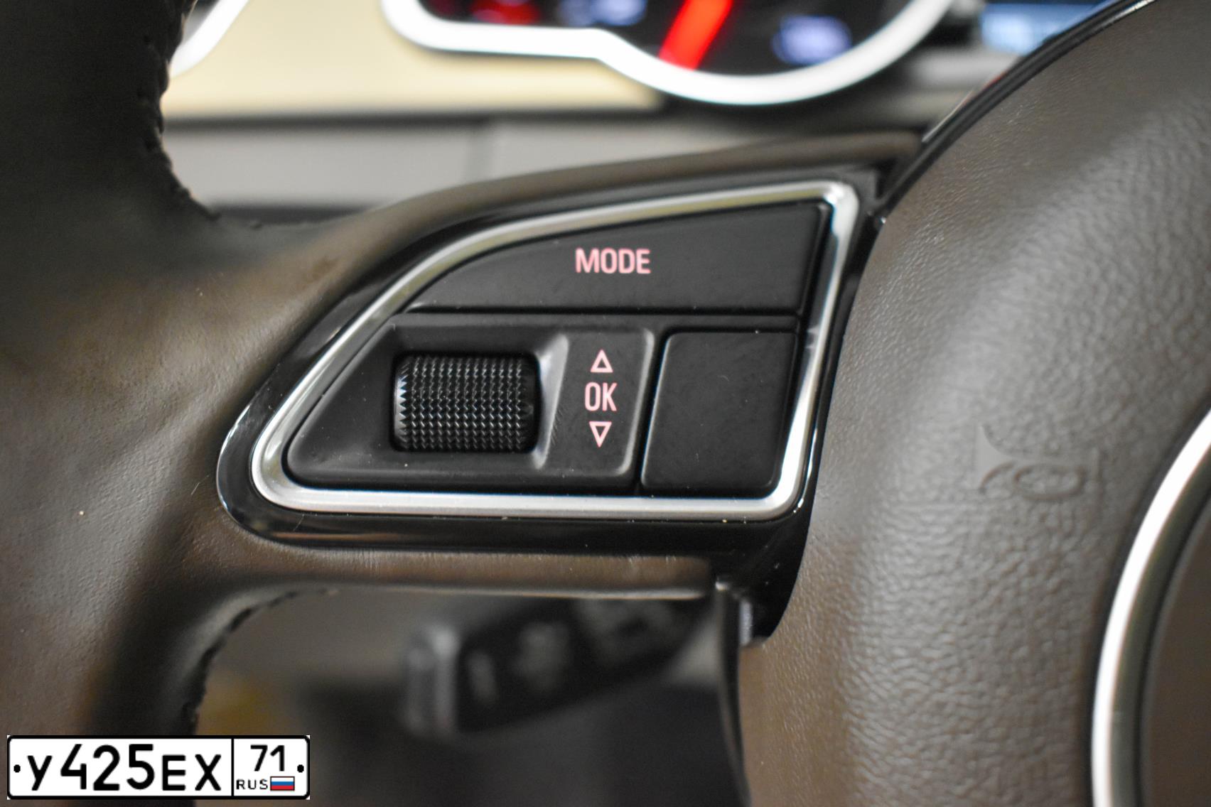 Фото автомобиля AUDI A5, 2014 — госномер Р595РН40. Цвет: синий