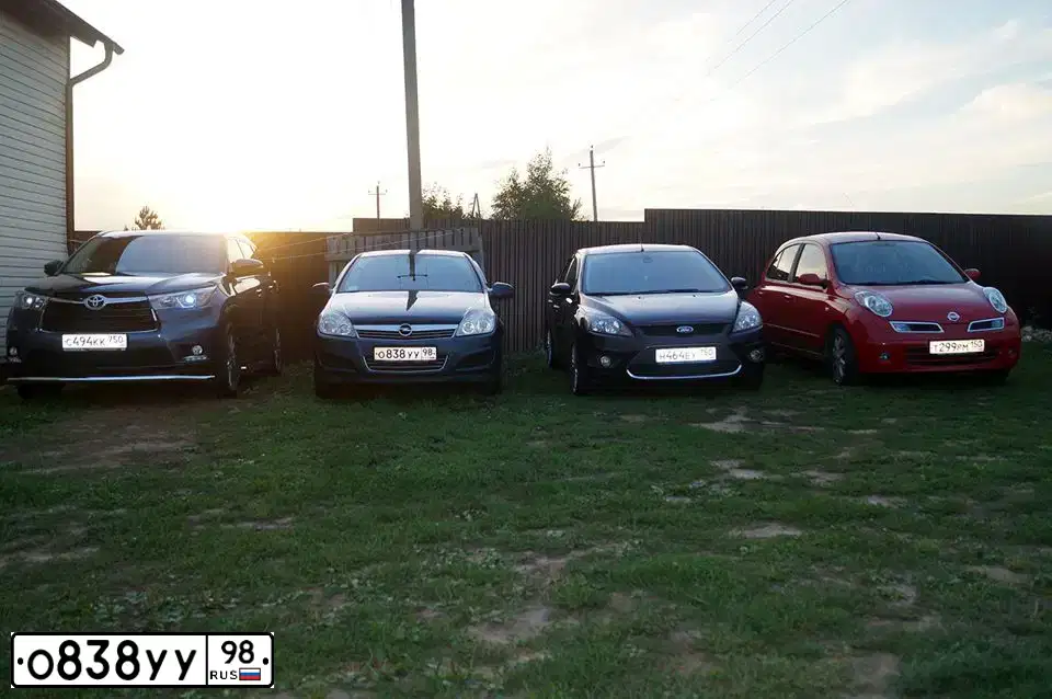 Фото автомобиля OPEL ASTRA, 2010 — госномер О838УУ98. Цвет: СИНИЙ