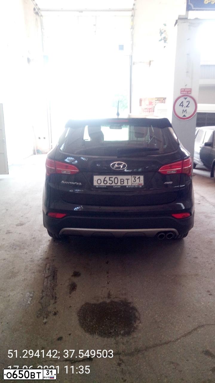 Фото автомобиля HYUNDAI SANTA FE, 2014 — госномер О650ВТ31. Цвет: ЧЕРНЫЙ