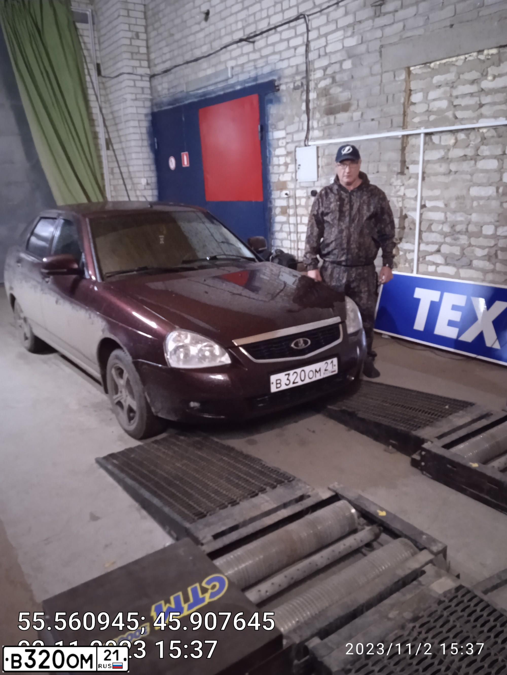 Фото автомобиля LADA 2172 PRIORA, 2012 — госномер А779ВХ252. Цвет: ТЕМНО-ВИШНЕВЫЙ