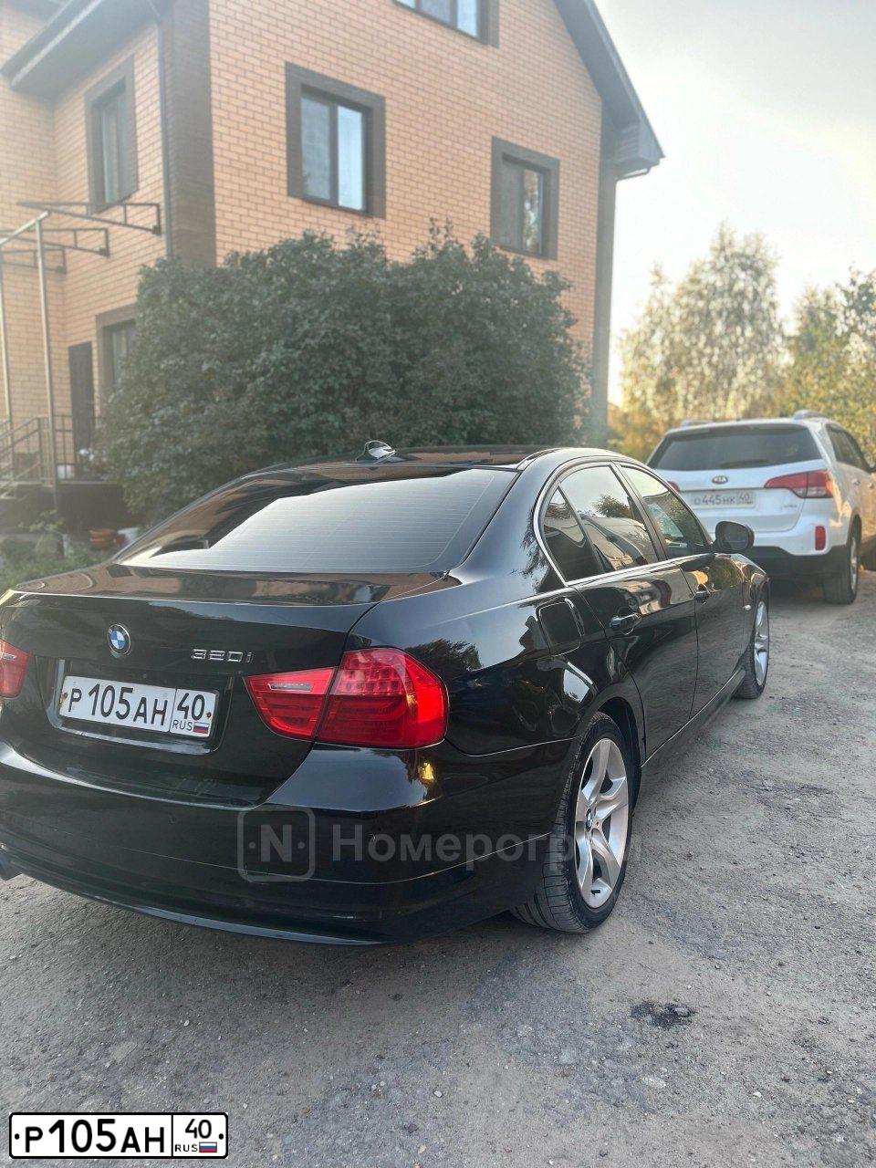 Фото автомобиля BMW 320I, 2011 — госномер Р252ЕС29. Цвет: ЧЕРНЫЙ