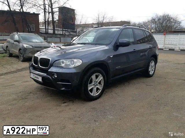 Фото автомобиля BMW X5, 2011 — госномер У641АЕ977. Цвет: ТЕМНО-СЕРЫЙ