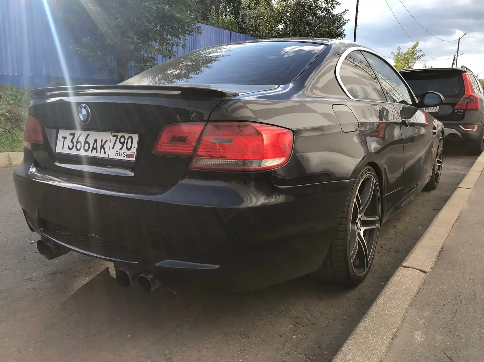 Фото автомобиля БМВ 335I, 2006 — госномер Н945РВ134. Цвет: КРАСНЫЙ