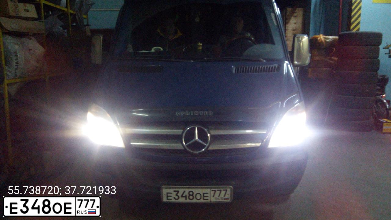 Фото автомобиля MERCEDES SPRINTER, 2007 — госномер Е348ОЕ777. Цвет: синий