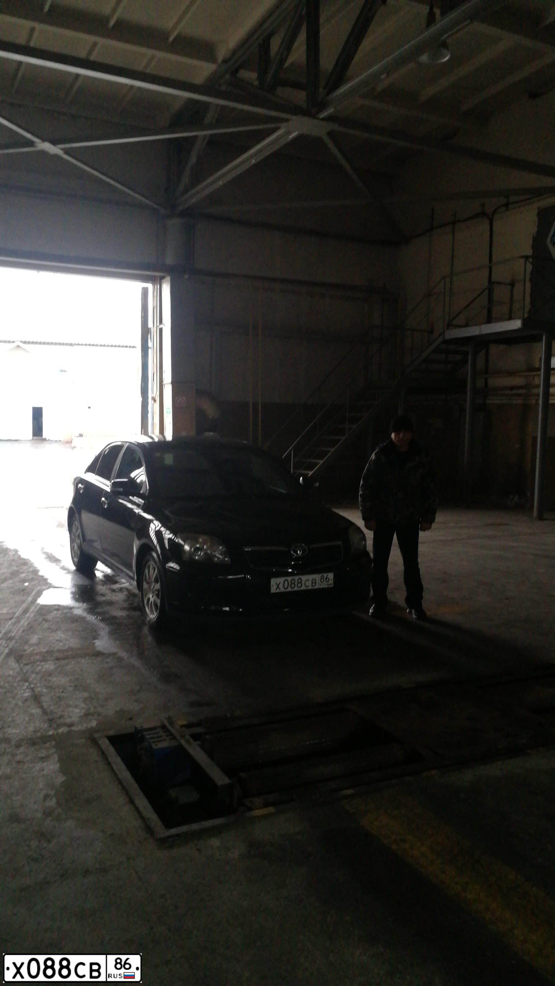 Фото автомобиля TOYOTA AVENSIS, 2007 — госномер Х684СТ72. Цвет: ЧЕРНЫЙ