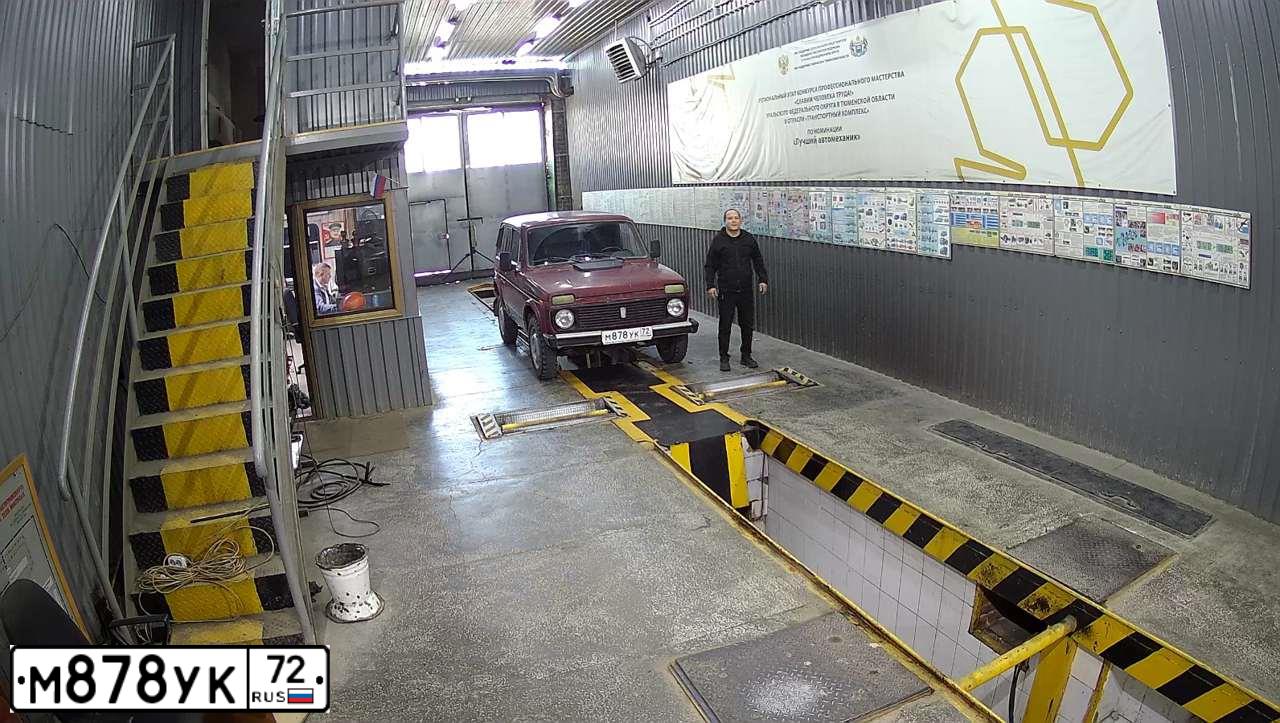 Фото автомобиля RENAULT DUSTER, 2012 — госномер В070ВУ196. Цвет: СВЕТЛО-СЕРЫЙ