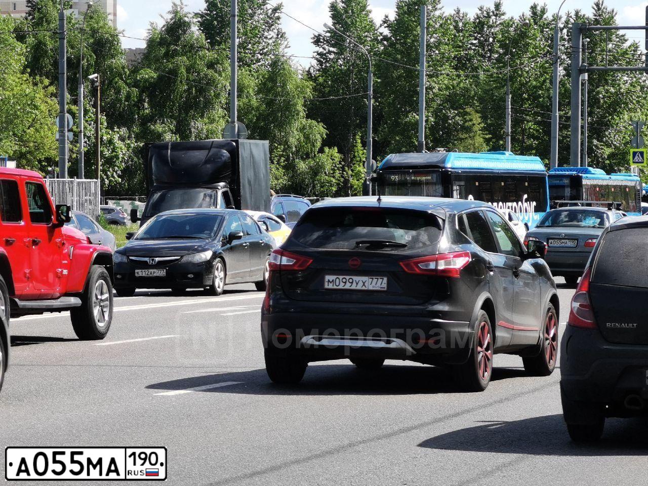Фото автомобиля FIAT ALBEA, 2010 — госномер А055МА190. Цвет: СЕРЫЙ