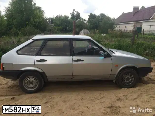 Фото автомобиля LADA 2109, 2001 — госномер В981МА180. Цвет: СВЕТЛО-СЕРЫЙ