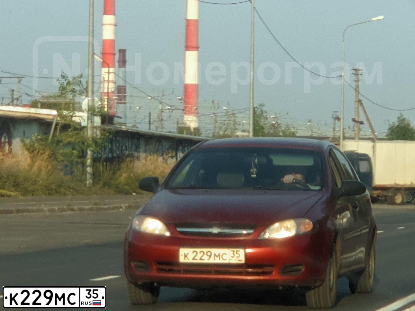 Фото автомобиля CHEVROLET LACETTI, 2008 — госномер К229МС35. Цвет: Красный