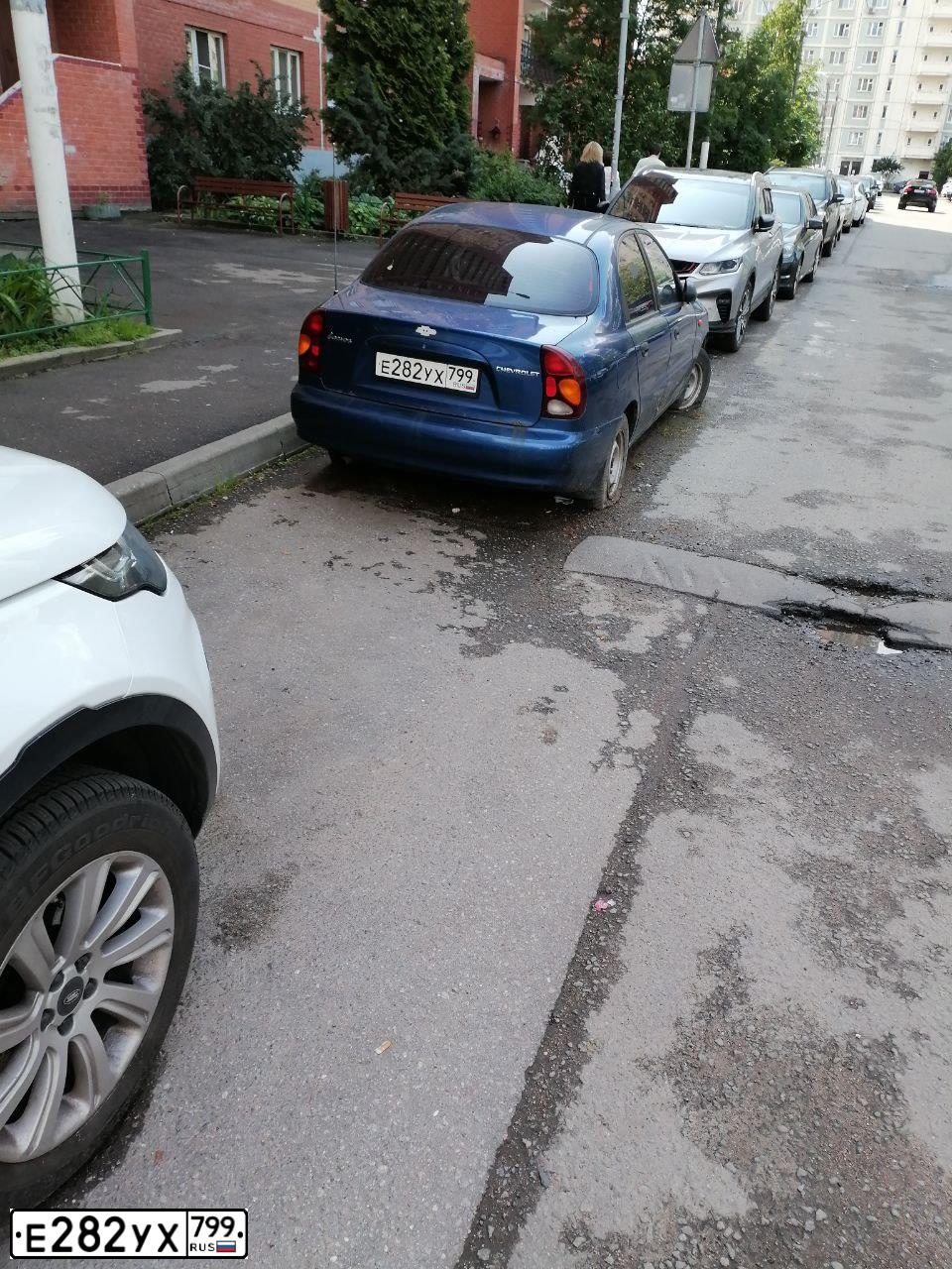 Фото автомобиля ZAZ LANOS, 2007 — госномер Е282УХ799. Цвет: синий