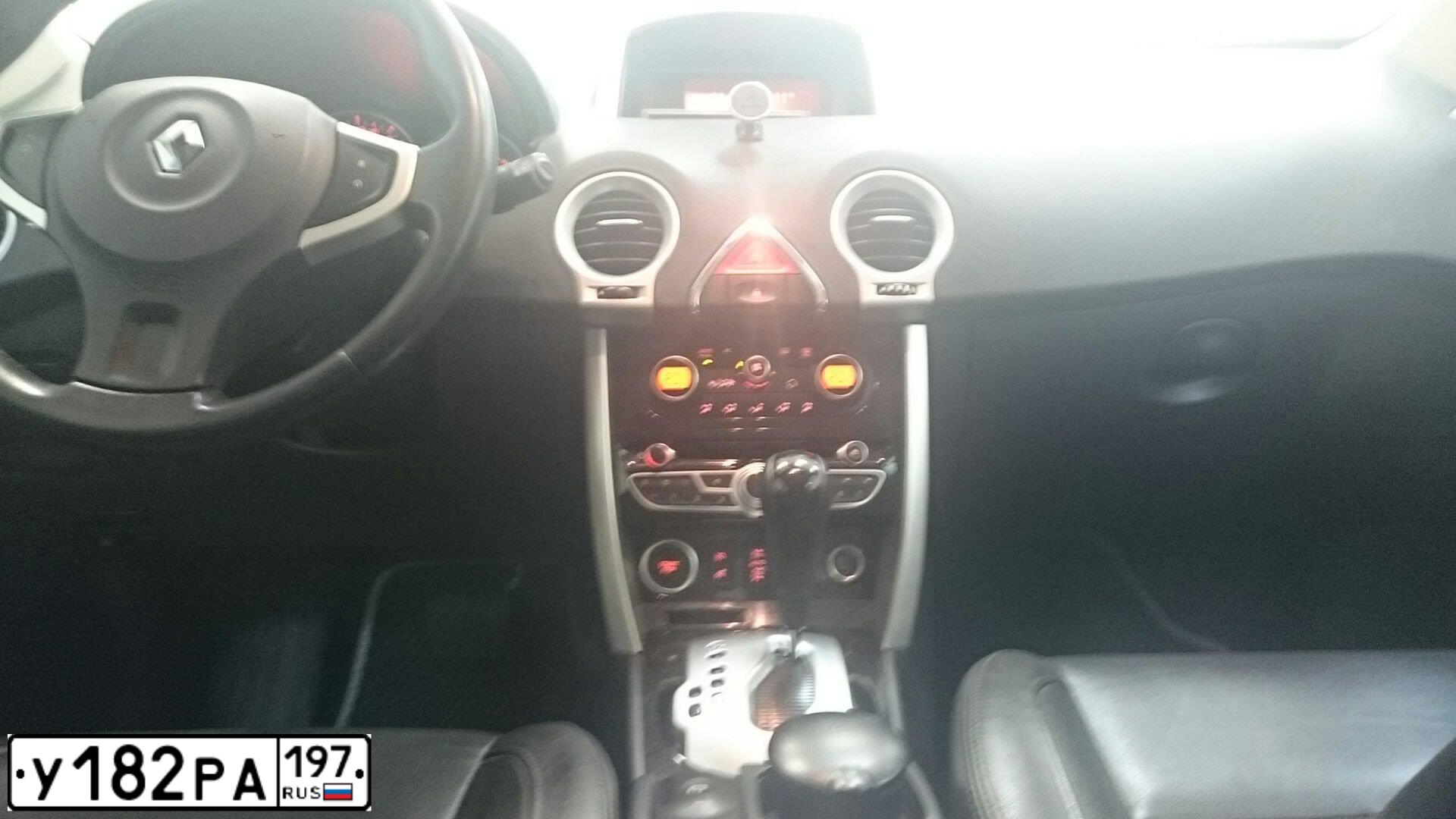 Фото автомобиля RENAULT KOLEOS, 2011 — госномер Н333ОС40. Цвет: БЕЖЕВЫЙ