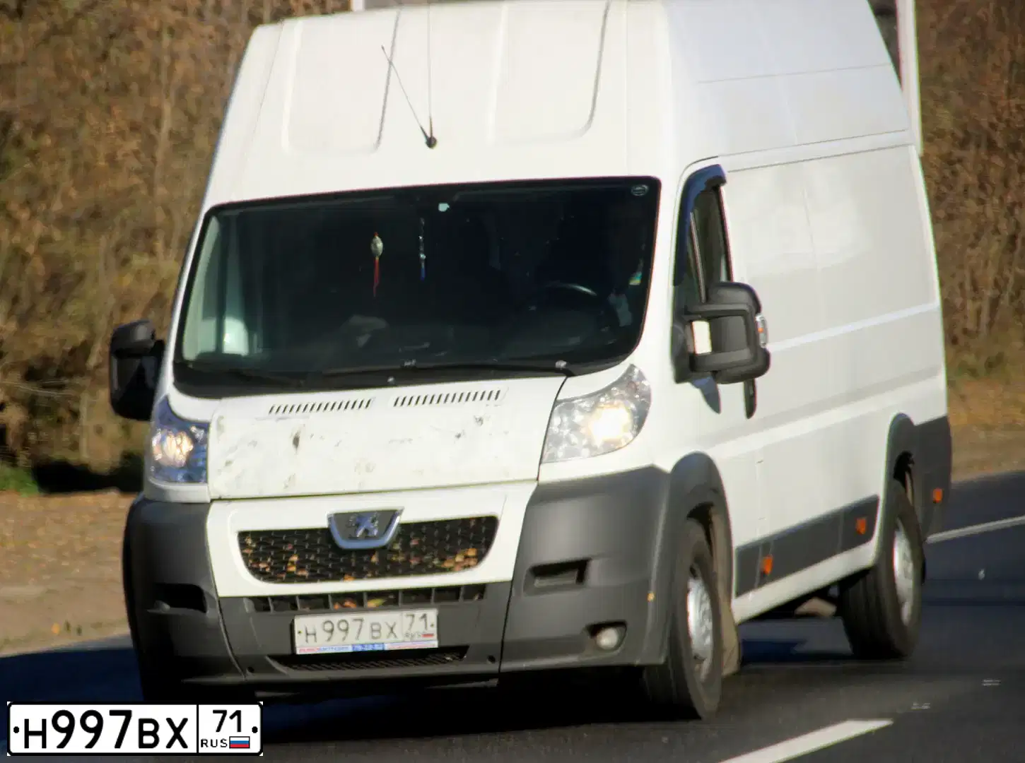 Фото автомобиля PEUGEOT BOXER, 2013 — госномер Н997ВХ71. Цвет: БЕЛЫЙ